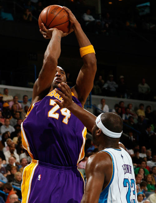 曲波以其出 曲波以其出