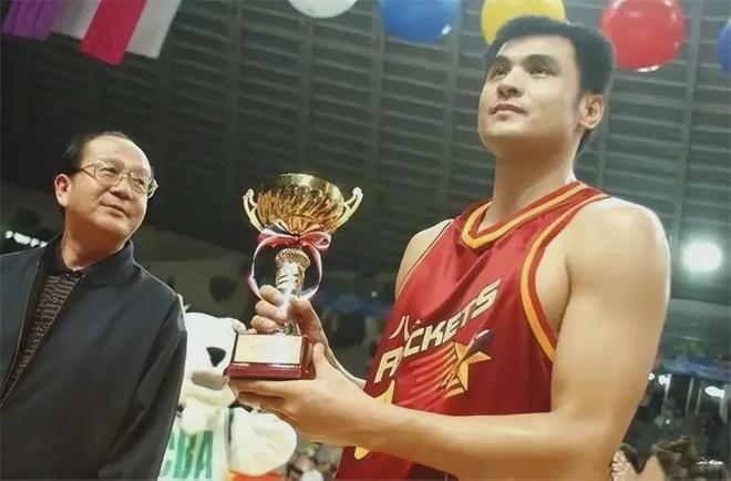 一个华丽的 一个华丽的